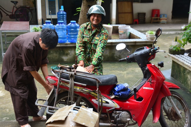 Mid-Autumn Festival at Tay Khanh Pagoda, Thai Binh