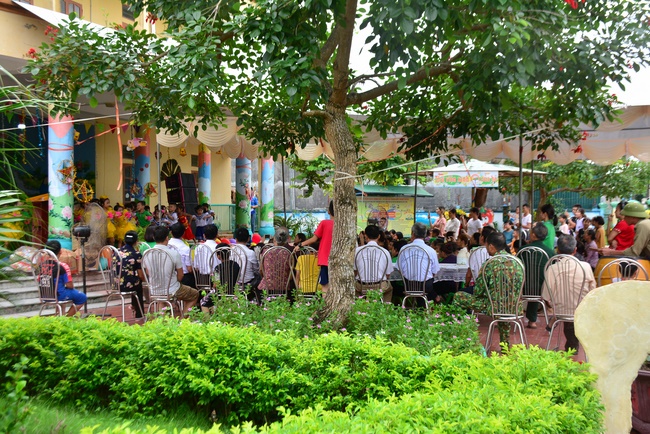 Mid-Autumn Festival at Tay Khanh Pagoda, Thai Binh
