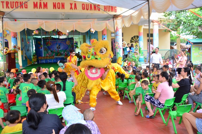 Mid-Autumn Festival at Tay Khanh Pagoda, Thai Binh