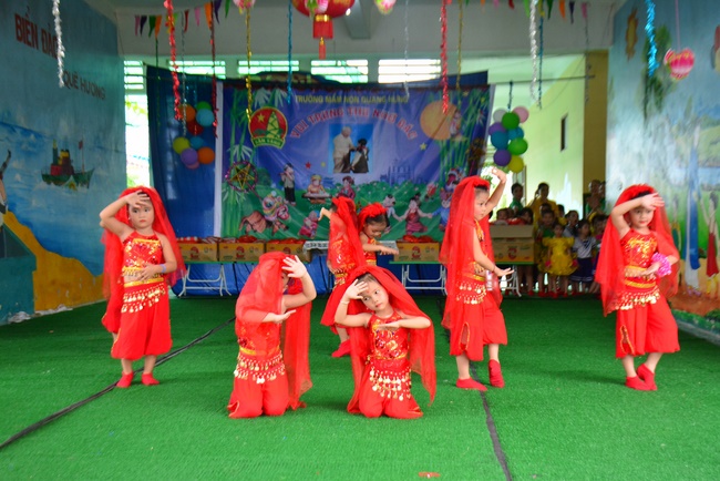 Mid-Autumn Festival at Tay Khanh Pagoda, Thai Binh