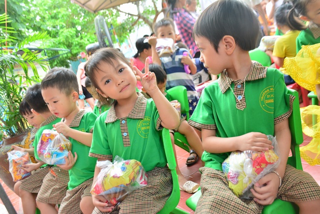 Mid-Autumn Festival at Tay Khanh Pagoda, Thai Binh