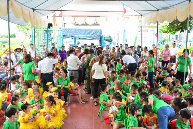 Mid-Autumn Festival at Tay Khanh Pagoda, Thai Binh