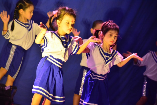 Mid-Autumn Festival at Tay Khanh Pagoda, Thai Binh