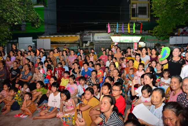 Mid-Autumn Festival at Tay Khanh Pagoda, Thai Binh