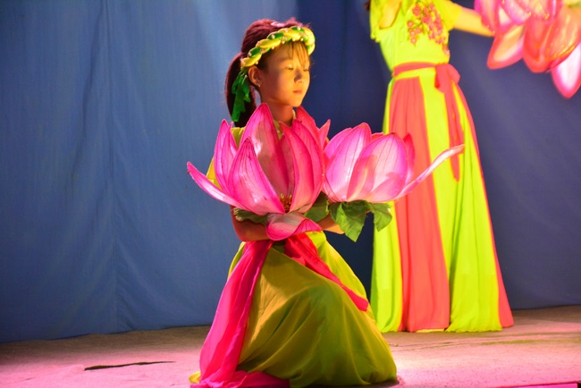 Mid-Autumn Festival at Tay Khanh Pagoda, Thai Binh