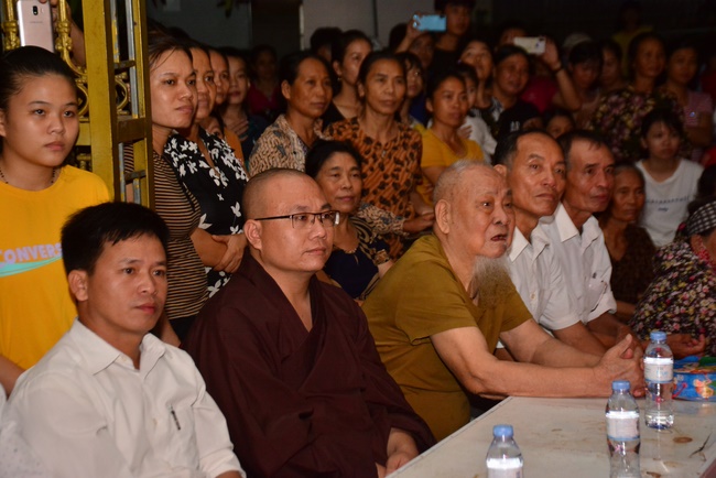 Mid-Autumn Festival at Tay Khanh Pagoda, Thai Binh
