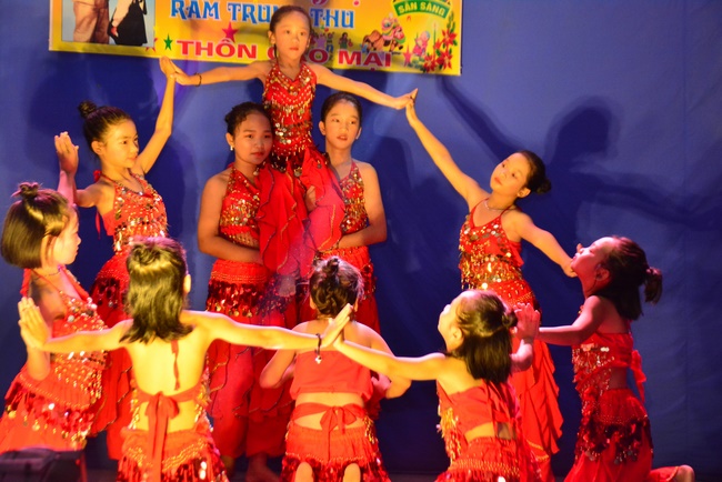 Mid-Autumn Festival at Tay Khanh Pagoda, Thai Binh