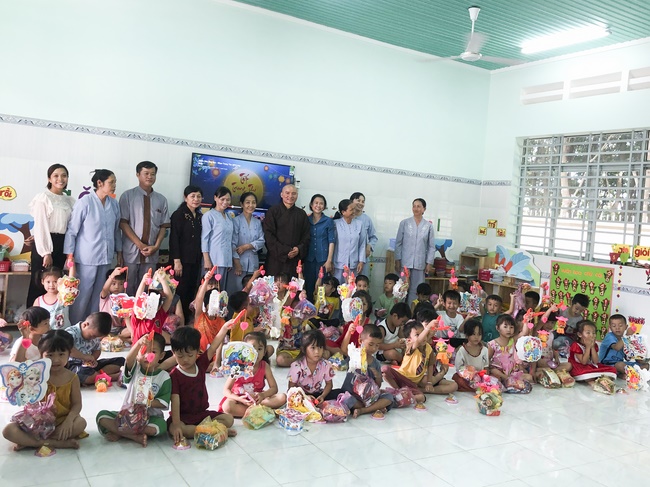 Mid-Autumn Festival at Suoi Ngo, Tay Ninh
