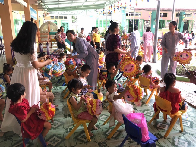 Mid-Autumn Festival at Suoi Ngo, Tay Ninh