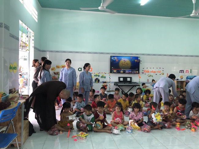 Mid-Autumn Festival at Suoi Ngo, Tay Ninh