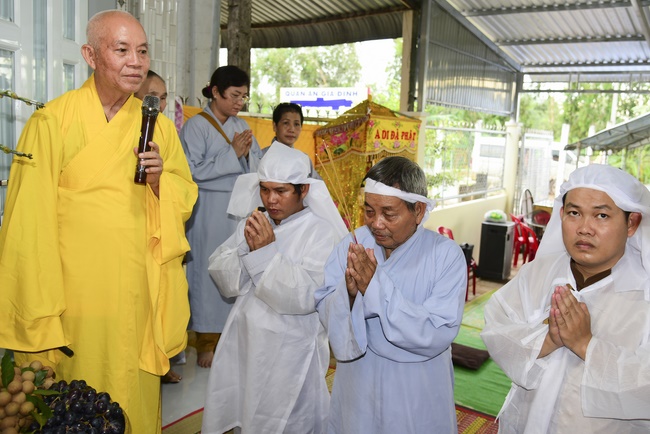 The rite praying for rebirth in Vinh Long
