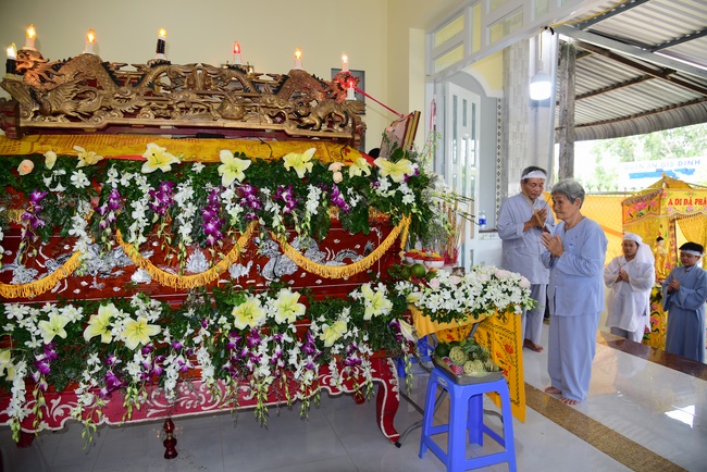 The rite praying for rebirth in Vinh Long