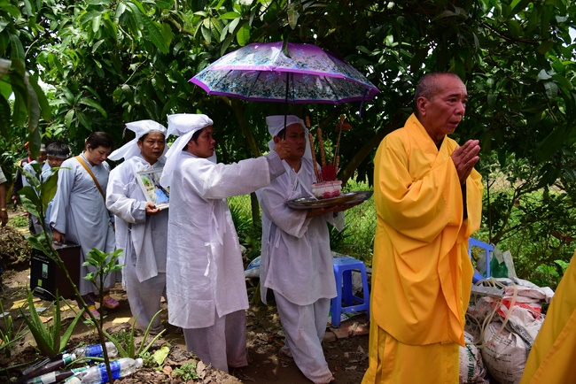 The rite praying for rebirth in Vinh Long