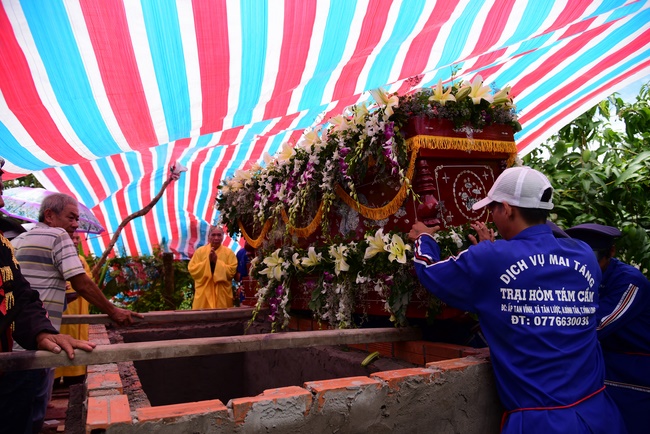The rite praying for rebirth in Vinh Long
