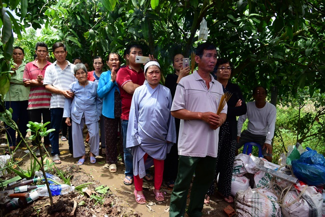The rite praying for rebirth in Vinh Long