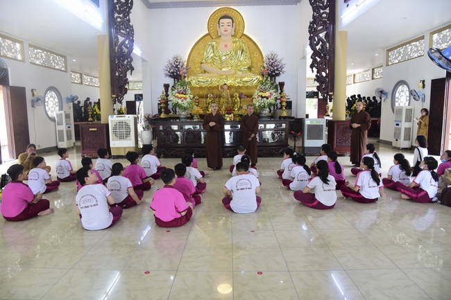 Visiting Hoang Phap Pagoda of Hoa Binh Primary School - Secondary School - High School in Tan Phu.