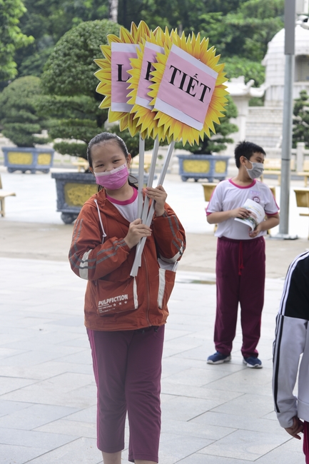 Visiting Hoang Phap Pagoda of Hoa Binh Primary School - Secondary School - High School in Tan Phu.
