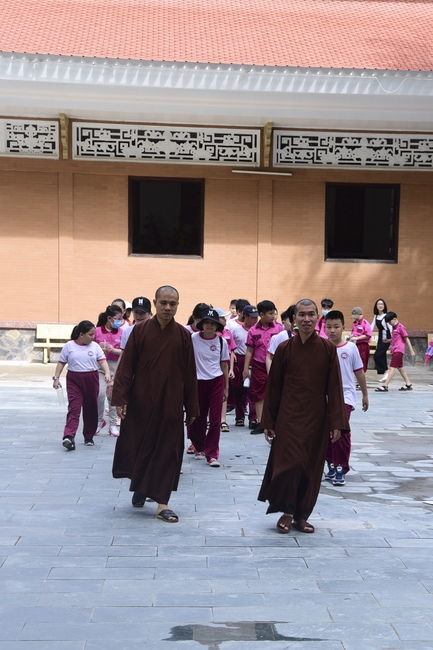 Visiting Hoang Phap Pagoda of Hoa Binh Primary School - Secondary School - High School in Tan Phu.