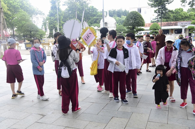 Visiting Hoang Phap Pagoda of Hoa Binh Primary School - Secondary School - High School in Tan Phu.