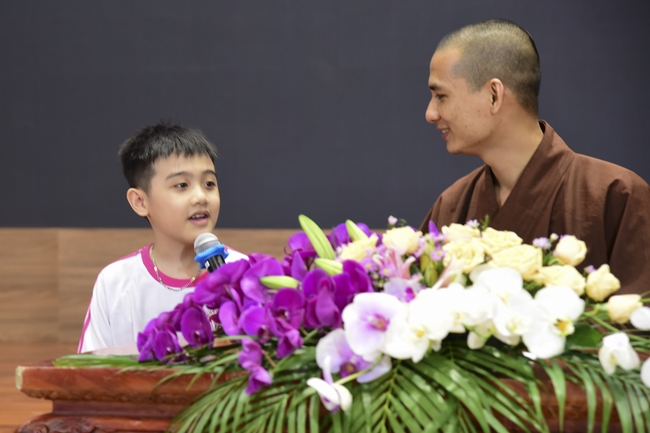 Visiting Hoang Phap Pagoda of Hoa Binh Primary School - Secondary School - High School in Tan Phu.