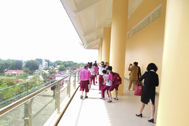 Visiting Hoang Phap Pagoda of Hoa Binh Primary School - Secondary School - High School in Tan Phu.