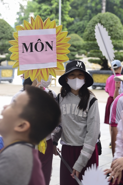 Visiting Hoang Phap Pagoda of Hoa Binh Primary School - Secondary School - High School in Tan Phu.