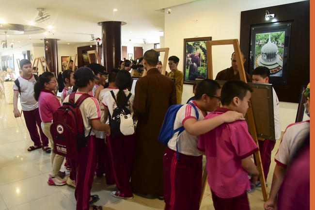 Visiting Hoang Phap Pagoda of Hoa Binh Primary School - Secondary School - High School in Tan Phu.