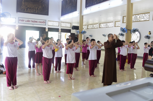 Visiting Hoang Phap Pagoda of Hoa Binh Primary School - Secondary School - High School in Tan Phu.