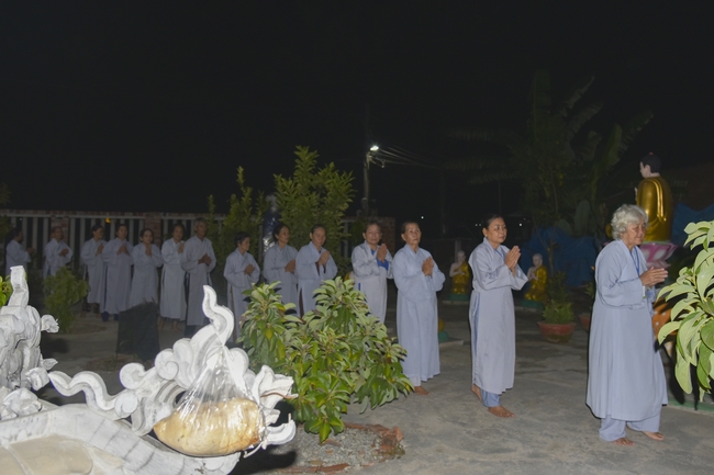 Cúng dường Tam bảo và tặng quà tại chùa Thiên Phước, Quảng Ngãi