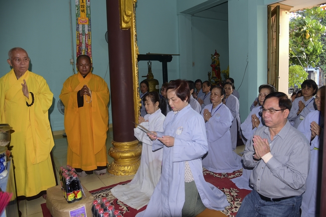 Cúng dường Tam bảo và tặng quà tại chùa Thiên Phước, Quảng Ngãi