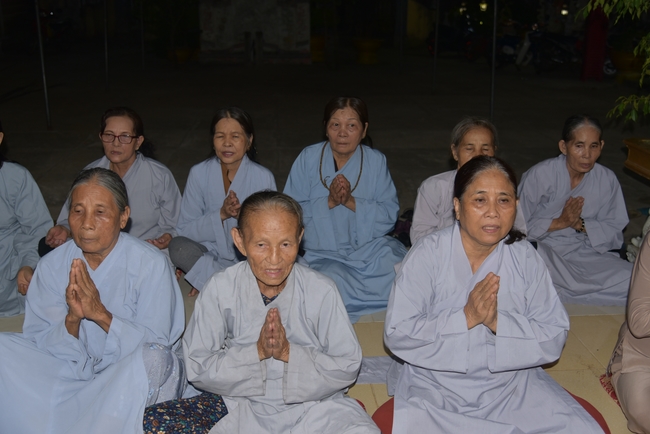 Cúng dường Tam bảo và tặng quà tại chùa Thiên Phước, Quảng Ngãi