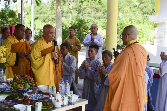 Cúng dường Tam bảo và lễ cầu siêu chùa An Sơn, Quảng Ngãi