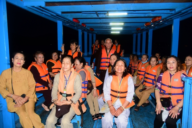 Cúng dường Tam bảo chùa Vĩnh Pháp và phóng sinh biển Nha Trang