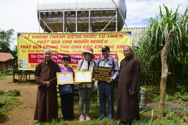 Lễ khánh thành giếng nước và tặng quà tại Bùi Hui, Quảng Ngãi