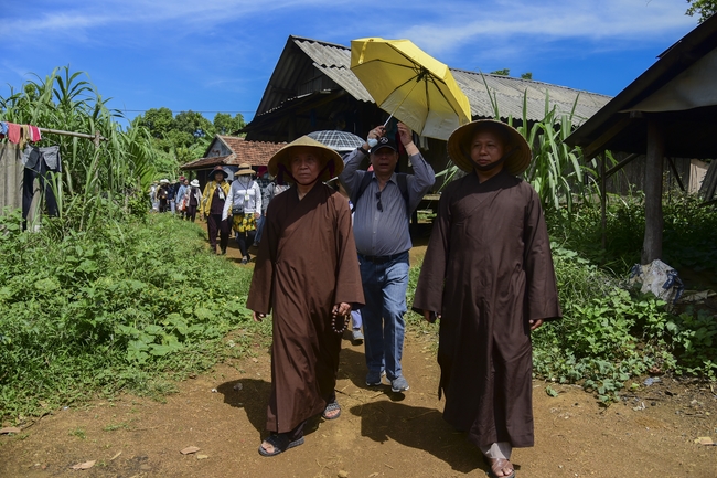 Lễ khánh thành giếng nước và tặng quà tại Bùi Hui, Quảng Ngãi