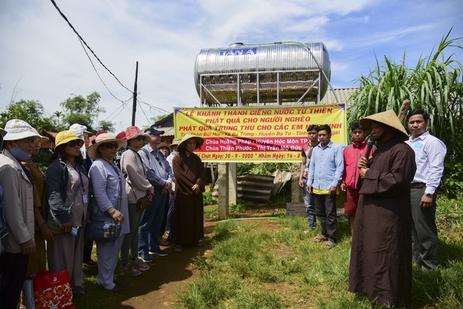 Lễ khánh thành giếng nước và tặng quà tại Bùi Hui, Quảng Ngãi