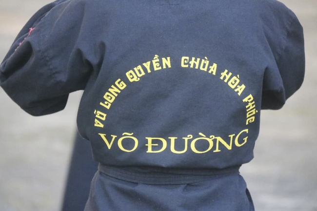 Learning many beneficial things at the pagoda on weekends.