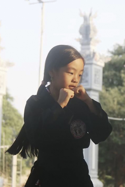 Learning many beneficial things at the pagoda on weekends.