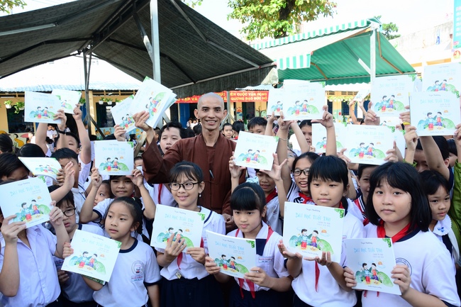 Donating books to Schools in HCMC