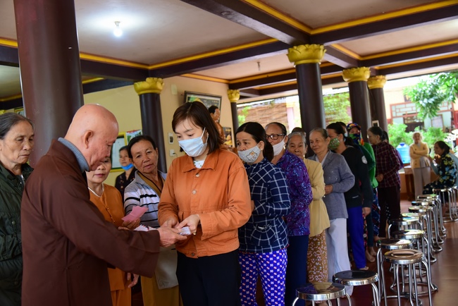 The 2nd trip of flood relief in the central area.