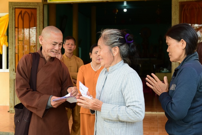 The 2nd trip of flood relief in the central area.