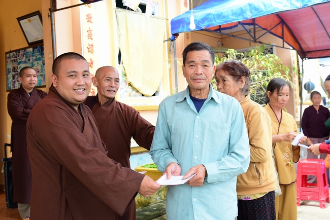 The 2nd trip of flood relief in the central area.