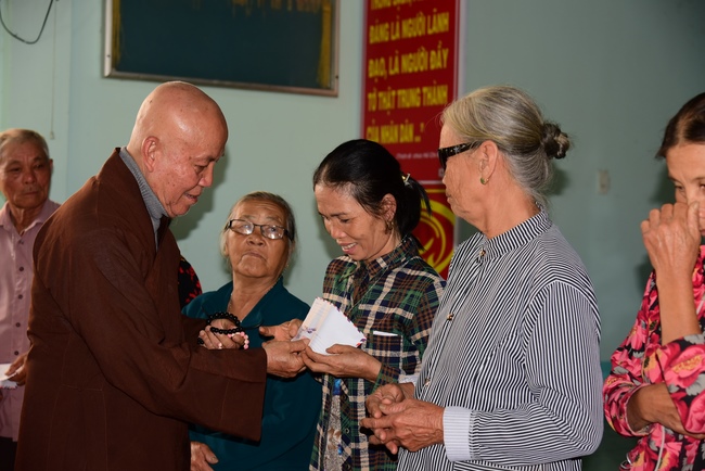 The 2nd trip of flood relief in the central area.