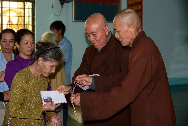 The 2nd trip of flood relief in the central area.