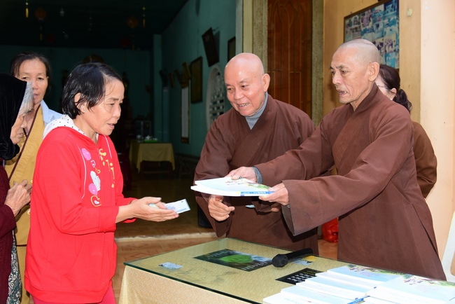 The 2nd trip of flood relief in the central area.
