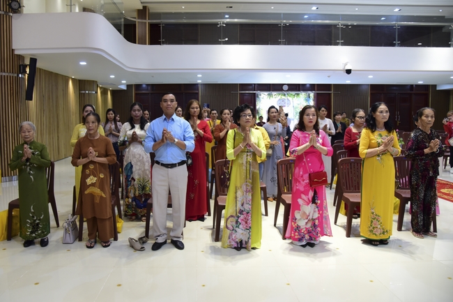 The Wedding Ceremony at the pagoda