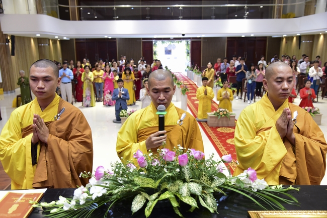 The Wedding Ceremony at the pagoda