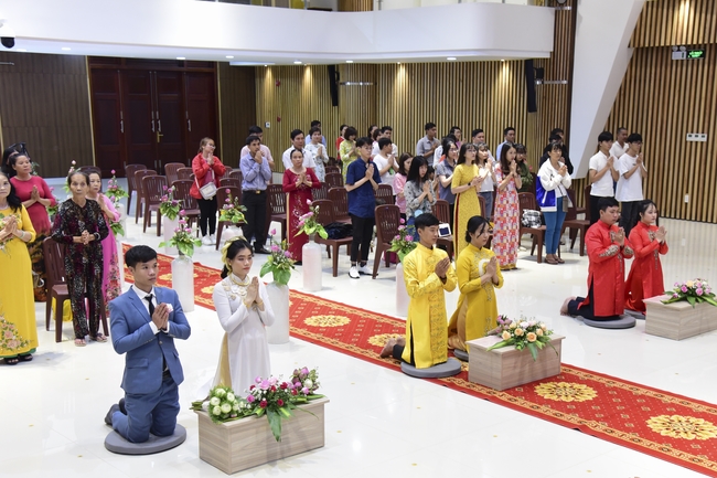 The Wedding Ceremony at the pagoda