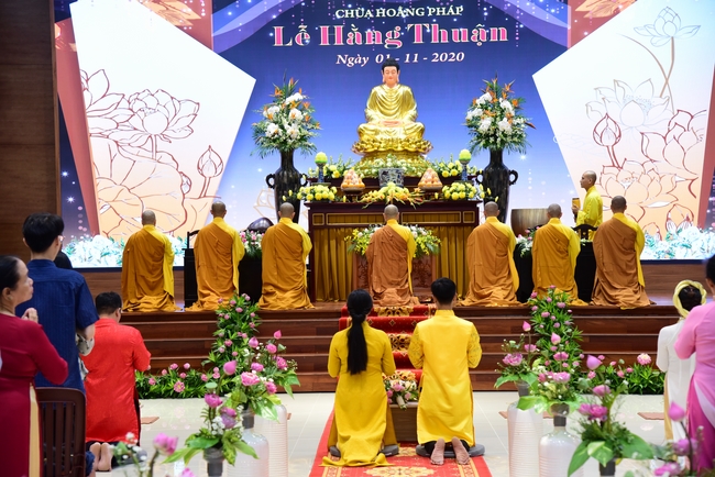 The Wedding Ceremony at the pagoda