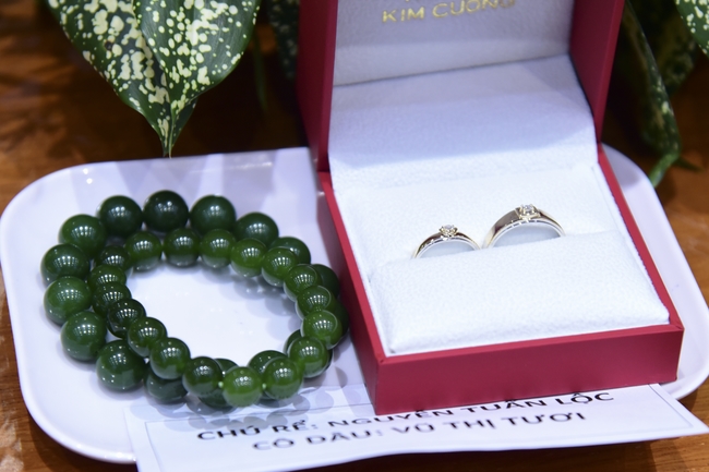 The Wedding Ceremony at the pagoda